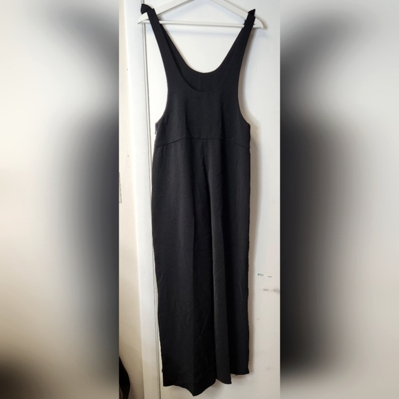 EXPRESS Tie Shoulder Strap Wide Leg Jumpsuit Front Pleating Size XS - Picture 1 of 15